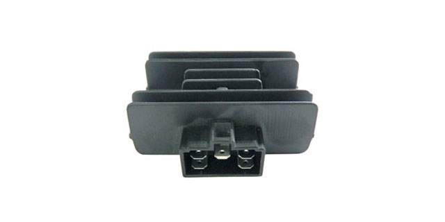Regulador rectificador akt 150/evo150/fz16/ax100-4