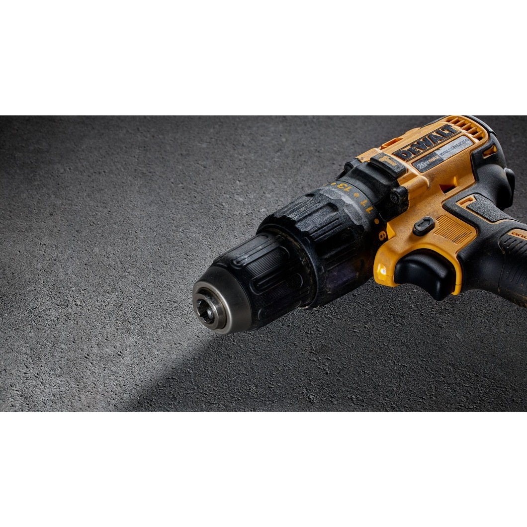 DCD7781D1-B3 Taladro percutor inalámbrico 20V Brushless kit 1 batería 2A