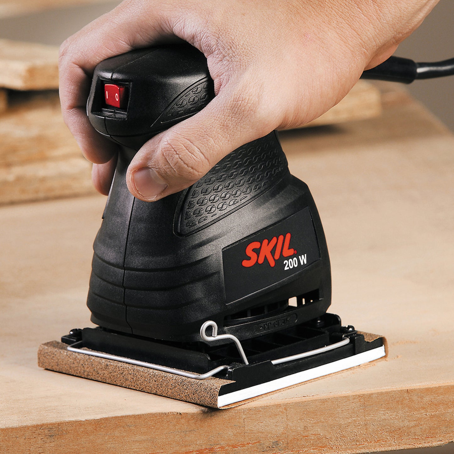 Lijadora orbital Skil 7232 200W 110V con 30 lijas y 1 máscara