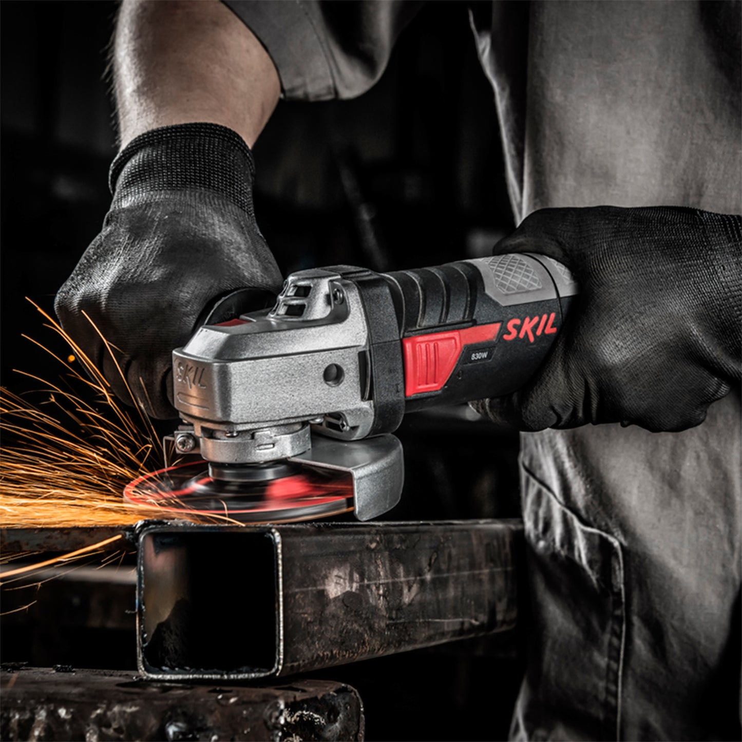 Mini Pulidora angular de 4 1/2" Skil 9004 830W 110V con 5 discos